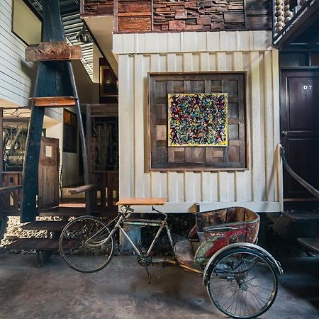 Suankaew​ Art​ Hostel​ Чонбури Экстерьер фото
