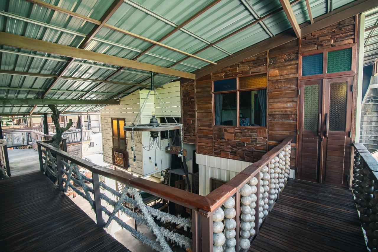 Suankaew​ Art​ Hostel​ Чонбури Экстерьер фото